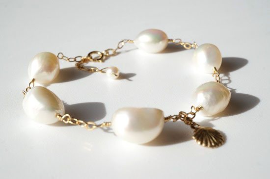 pearl bracelet