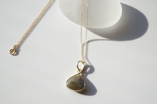 labradorite necklace:B