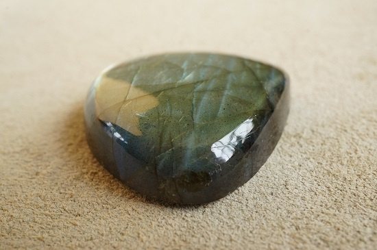 ラブラドライト(Labradorite)