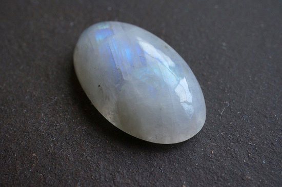 レインボームーンストーン(Rainbow Moonstone)